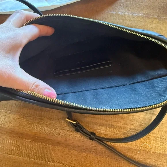 Quince Elegant Black Quilted Crossbody Bag - Picture 3 of 3